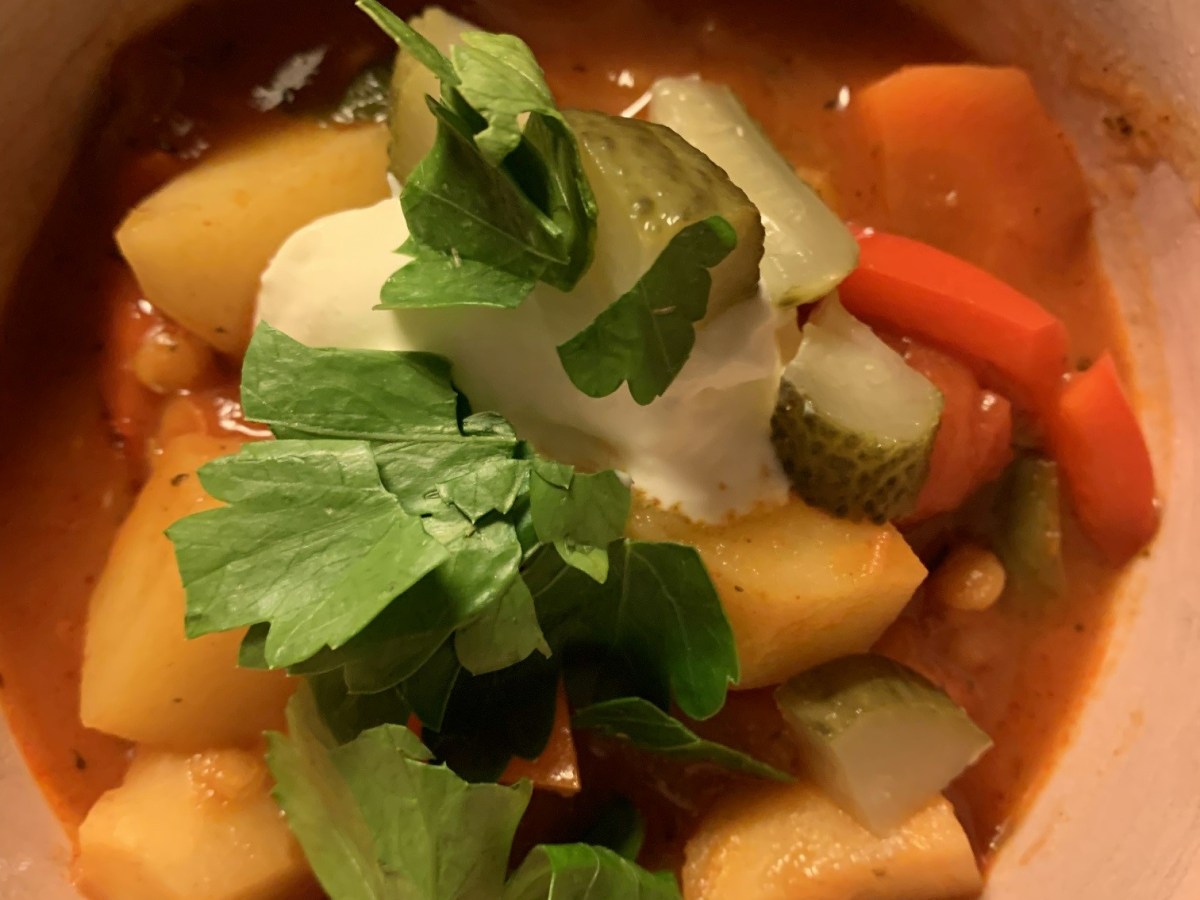 Vegetarisk gulasch med&nbsp;potatis
