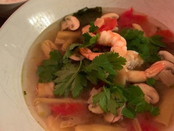 Tom yum goong – het och syrlig soppa med&nbsp;räkor